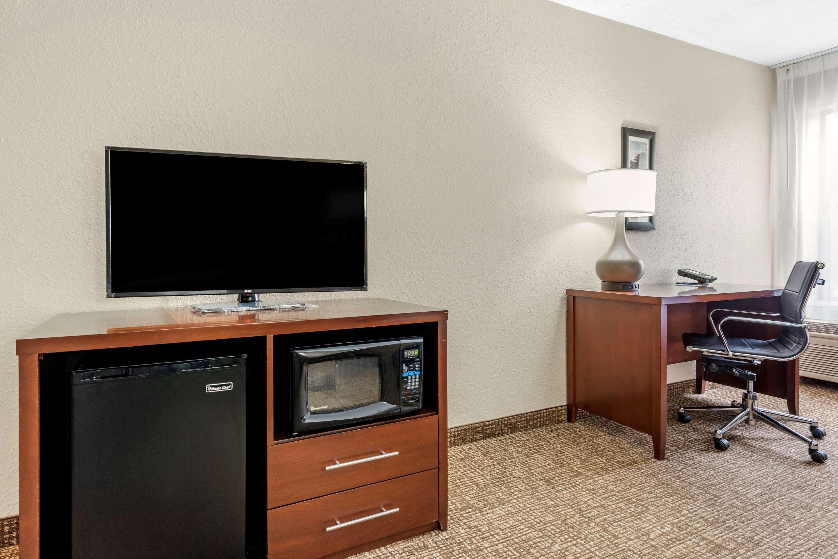 Comfort Inn & Suites Cincinnati Eastgate Exteriör bild