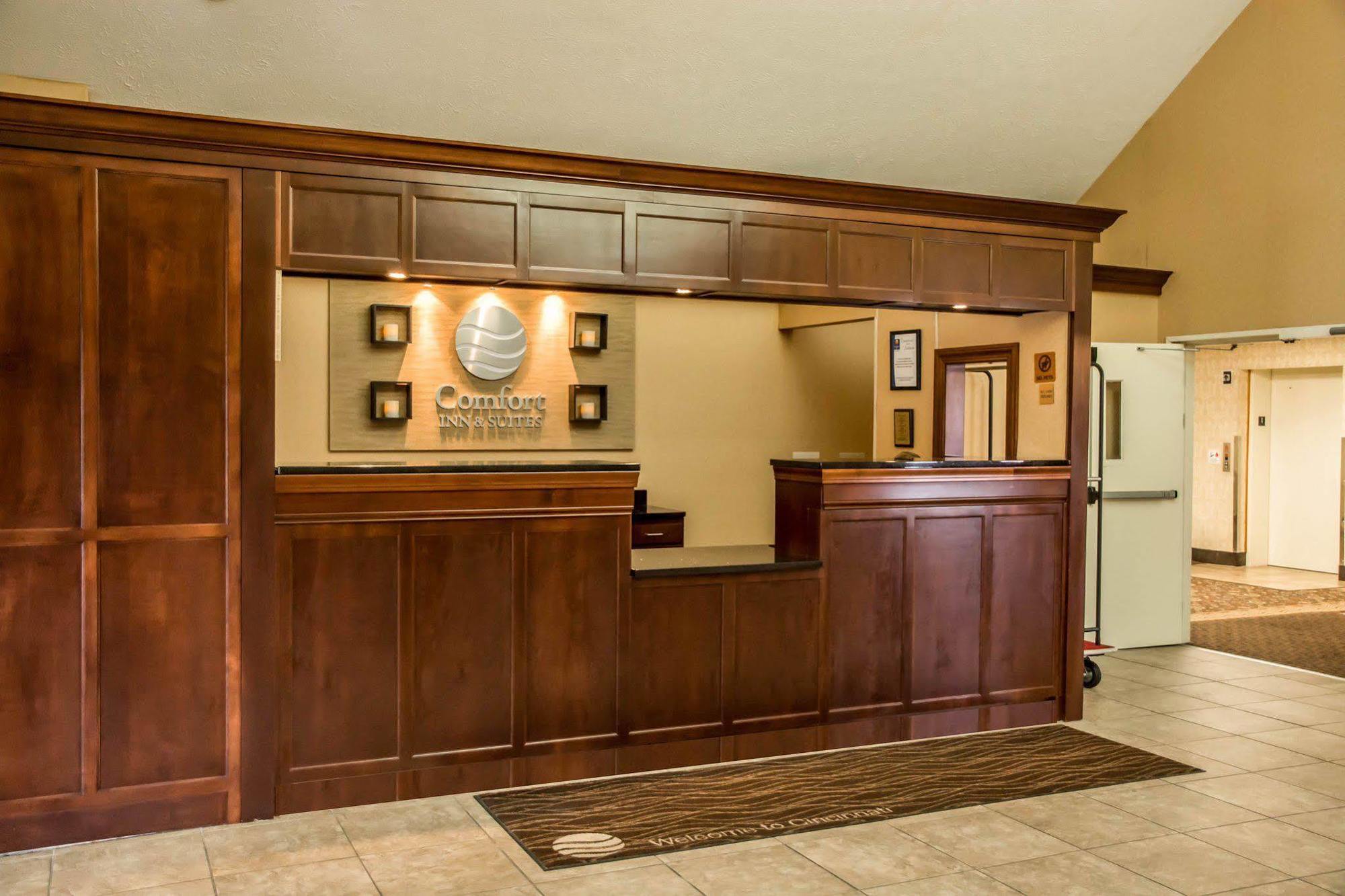 Comfort Inn & Suites Cincinnati Eastgate Exteriör bild