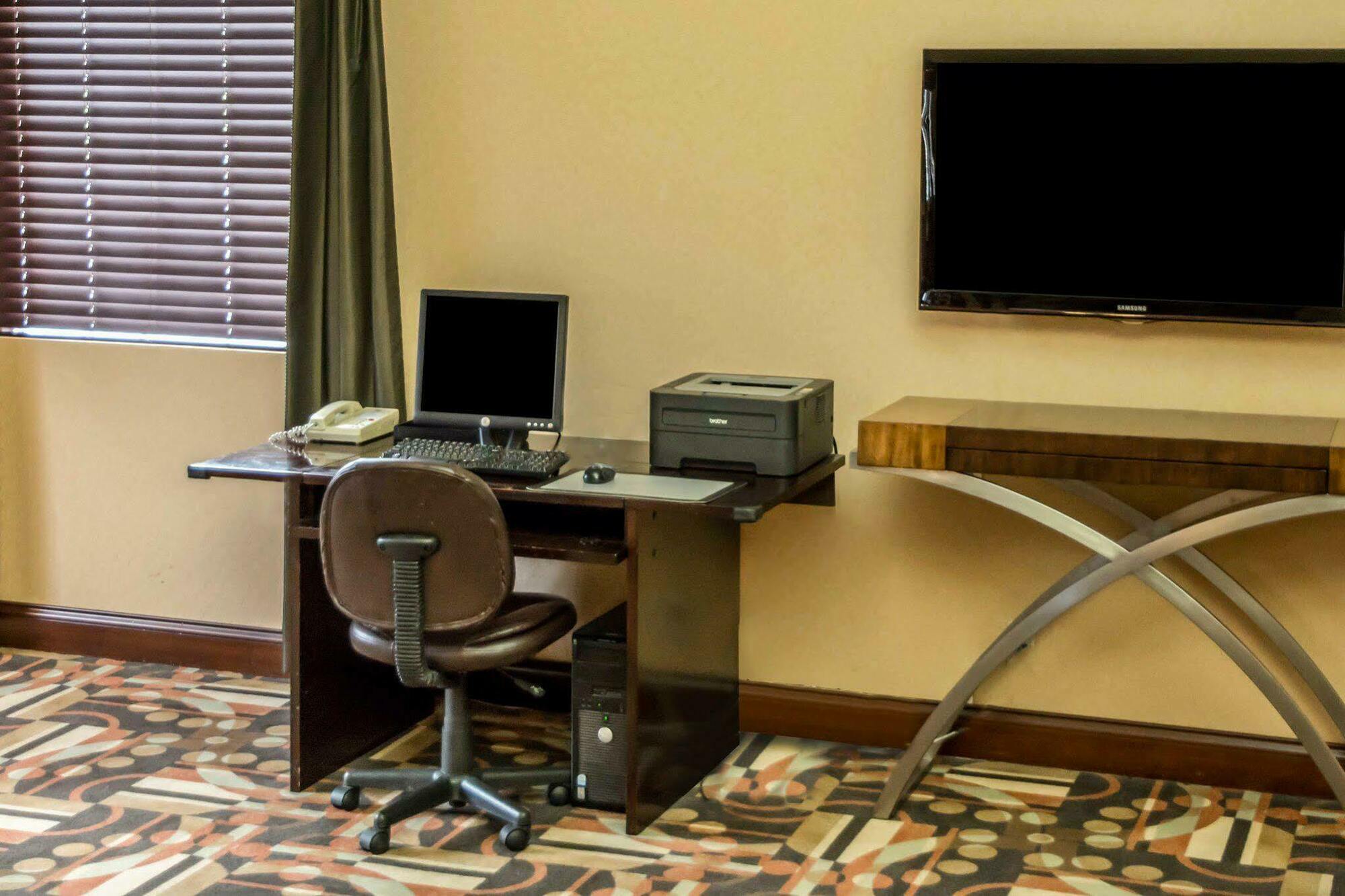 Comfort Inn & Suites Cincinnati Eastgate Exteriör bild